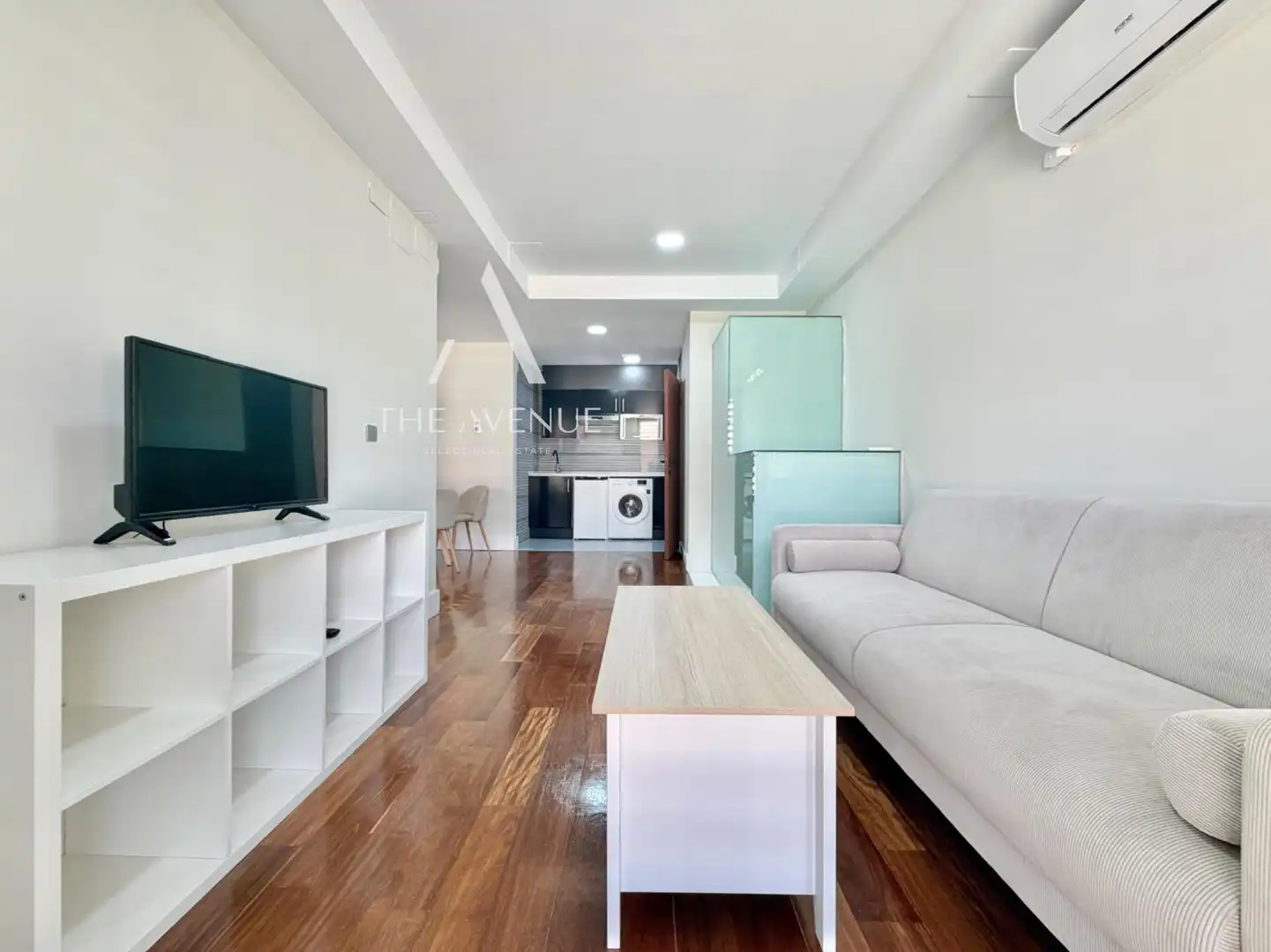 Living room of Flat for sale in Madrid  with Air Conditioner, Storage room and Furnished