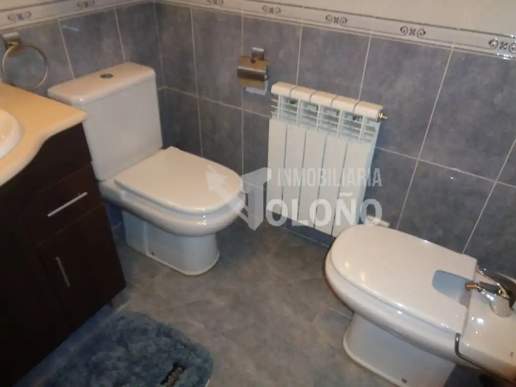 Badezimmer von Haus oder Chalet zur Miete in Anguciana mit Heizung, Privatgarten und Parkett