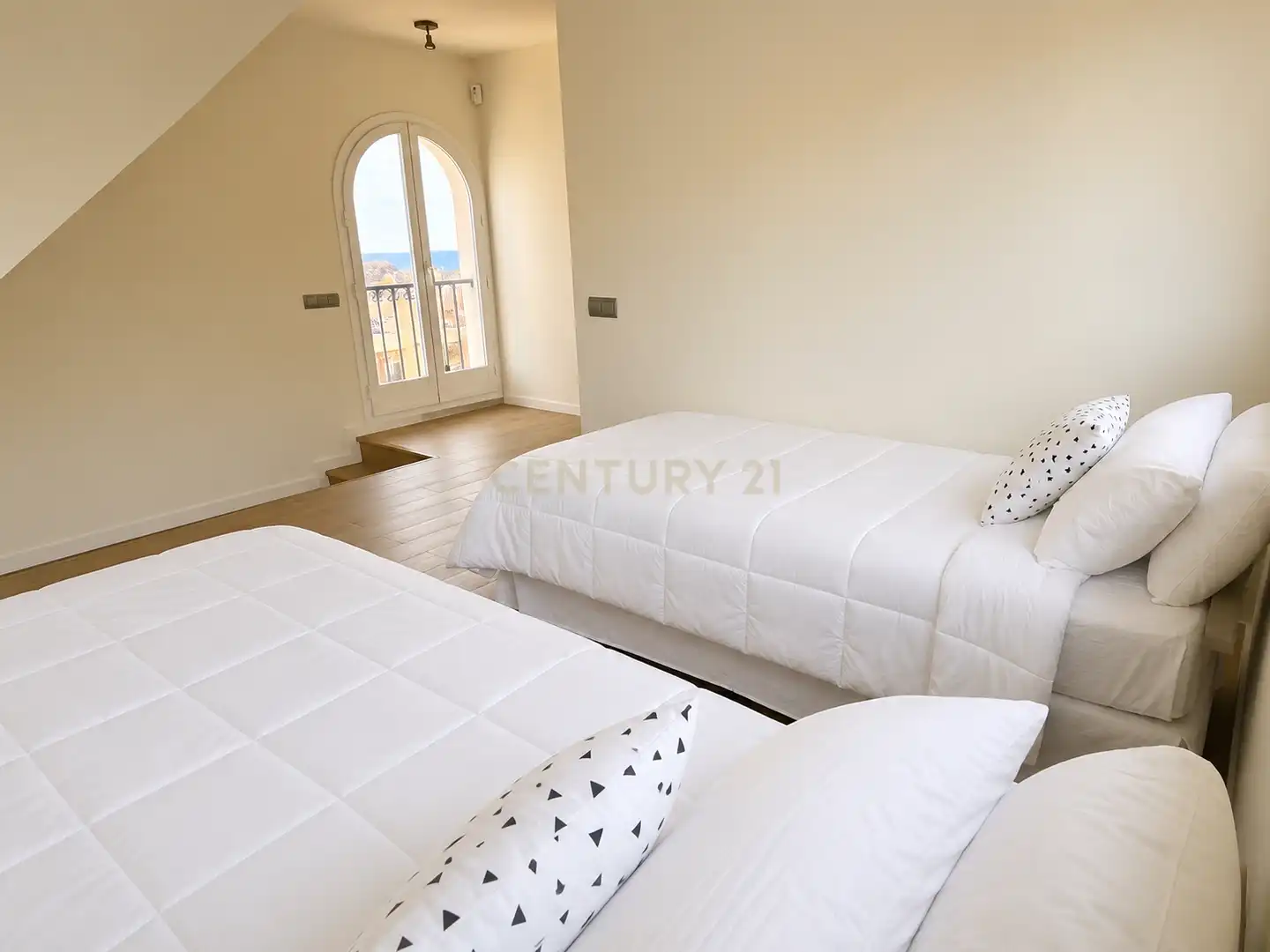Habitación de Dúplex en venta en Marbella con Aire acondicionado, Jardín privado y Trastero