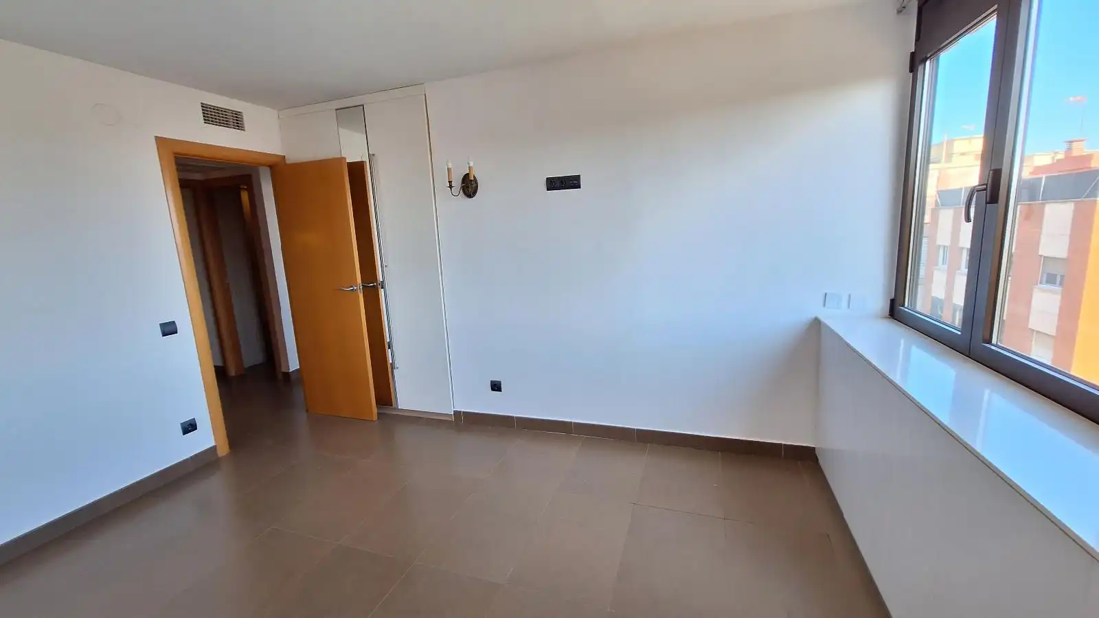 Wohnung zur Miete in L'Hospitalet de Llobregat mit Klimaanlage und Heizung