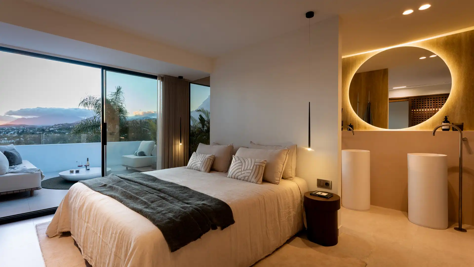 Bedroom of Detached homes for sale in Marbella  with Terrace and Internet