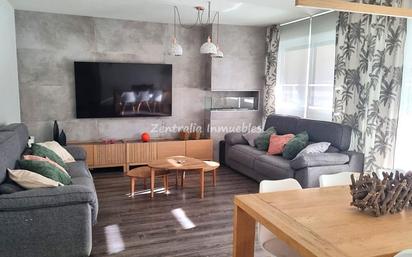 Living room of Flat for sale in  Zaragoza Capital  with Air Conditioner, Heating and Private garden