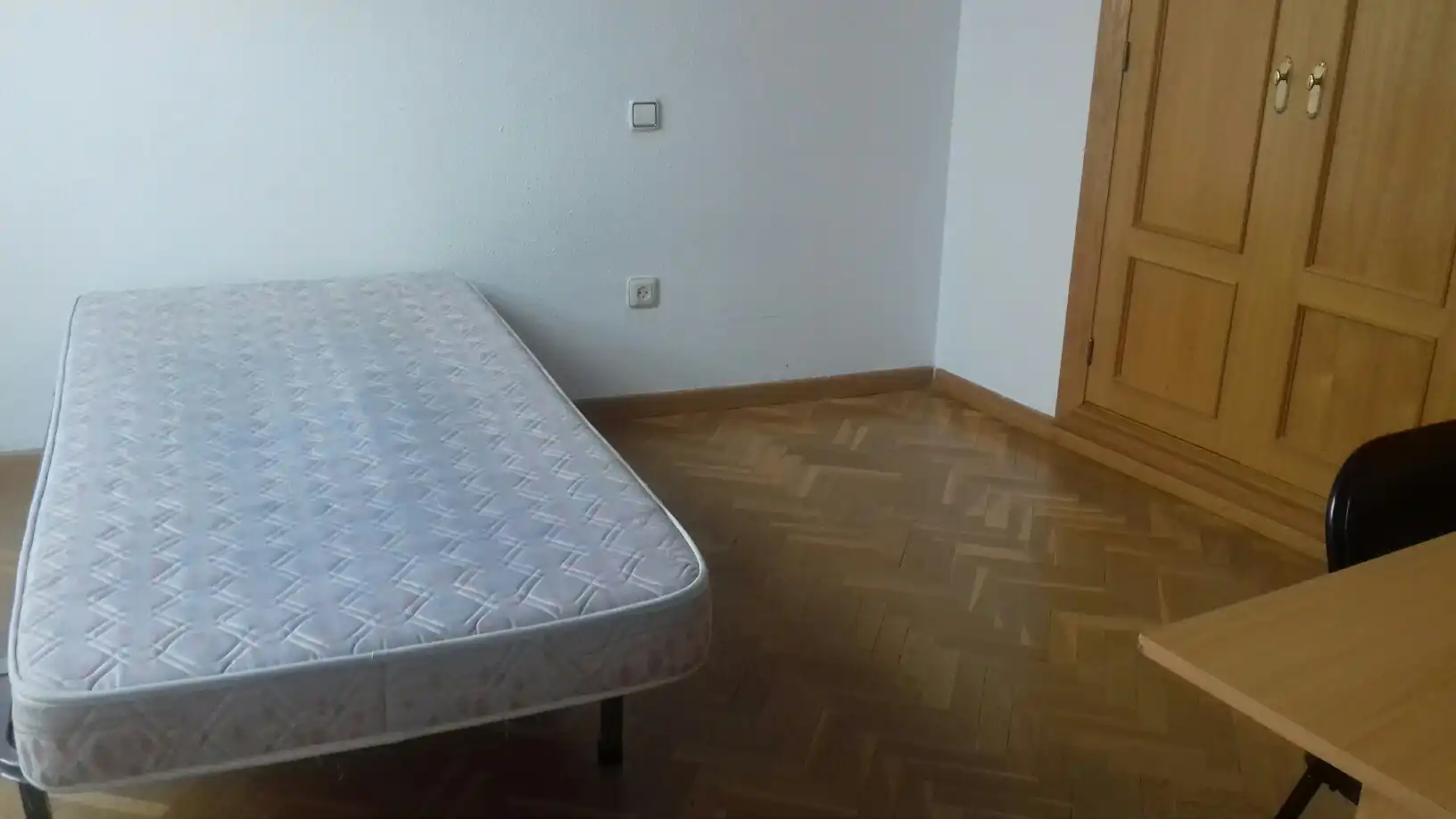 Bedroom of Duplexes for sale in Segovia  with Heating, Parquet flooring and Furnished