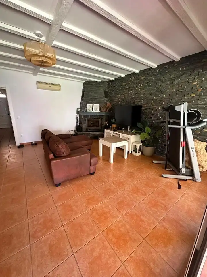 Sala d'estar de Casa o xalet en venda en Zaragoza amb Aire condicionat, Calefacció i Jardí privat
