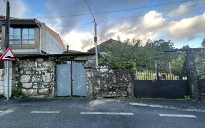 Vista exterior de Casa o xalet en venda en Pontevedra Capital  amb Jardí privat