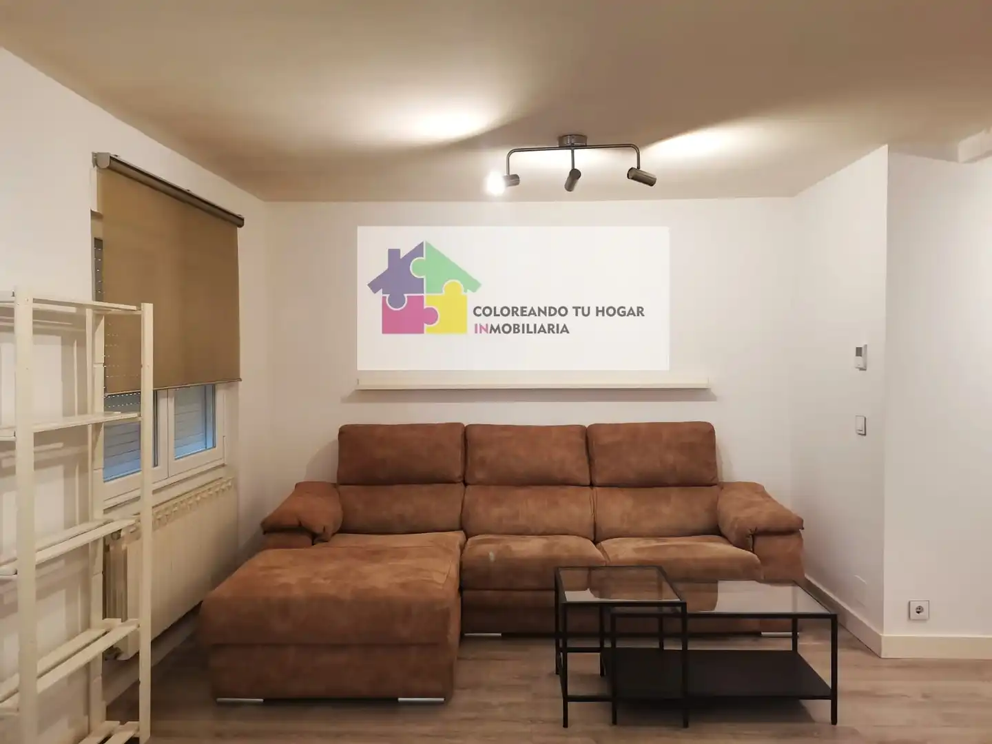 Sala d'estar de Pis de lloguer en León Capital  amb Calefacció, Parquet i Terrassa