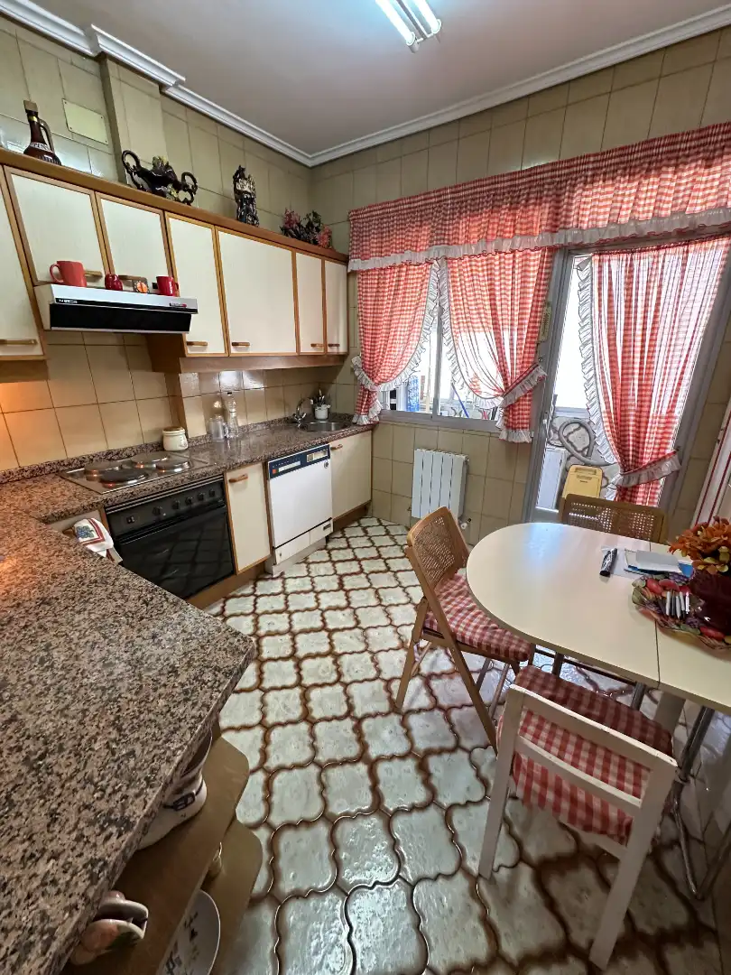 Cocina de Piso en venta en  Logroño con Calefacción, Parquet y Terraza