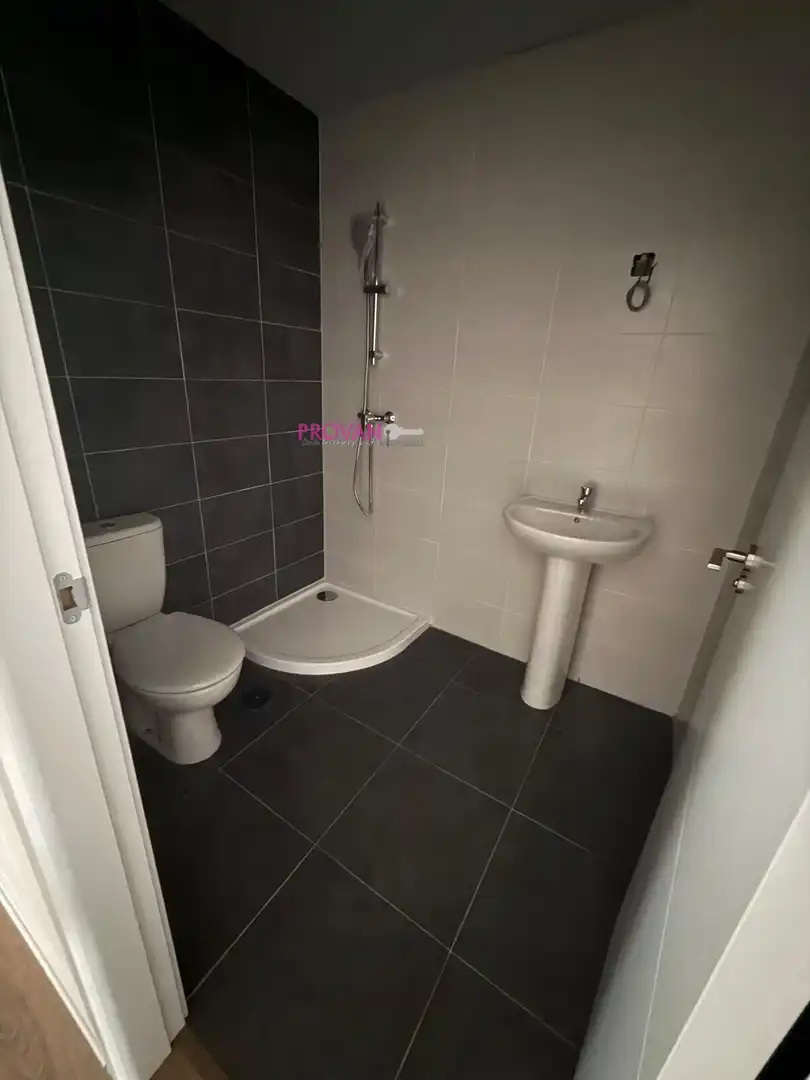 Baño de Piso de alquiler en Torrejón de Ardoz con Calefacción y Trastero