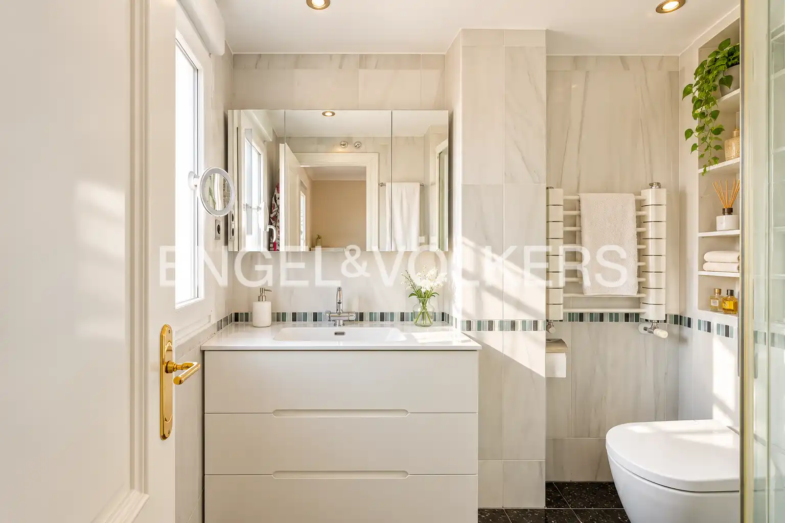 Bathroom of Attic for sale in Madrid  with Air Conditioner, Heating and Private garden