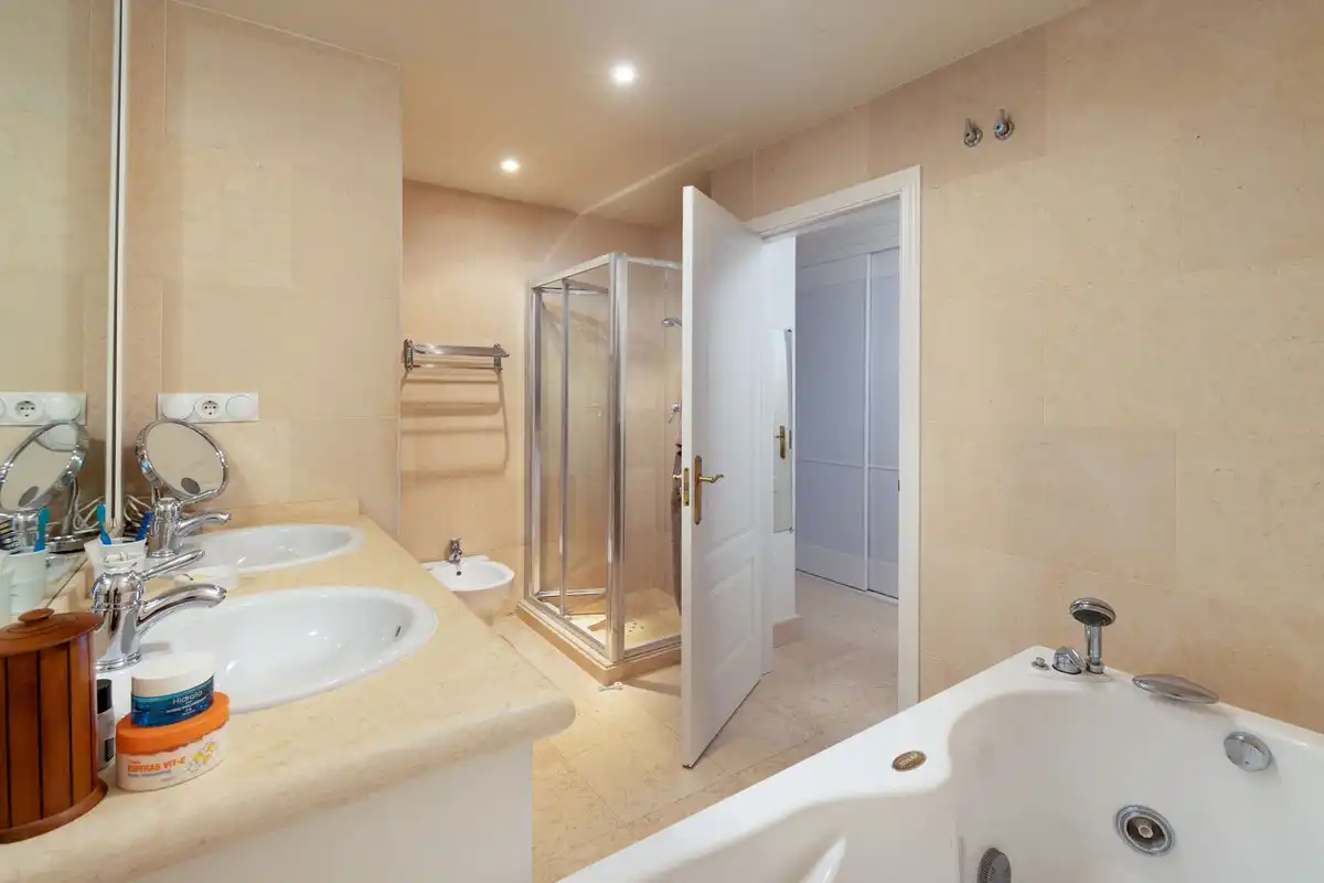 Flat with lift for sale in Nueva Andalucía, imagen 20