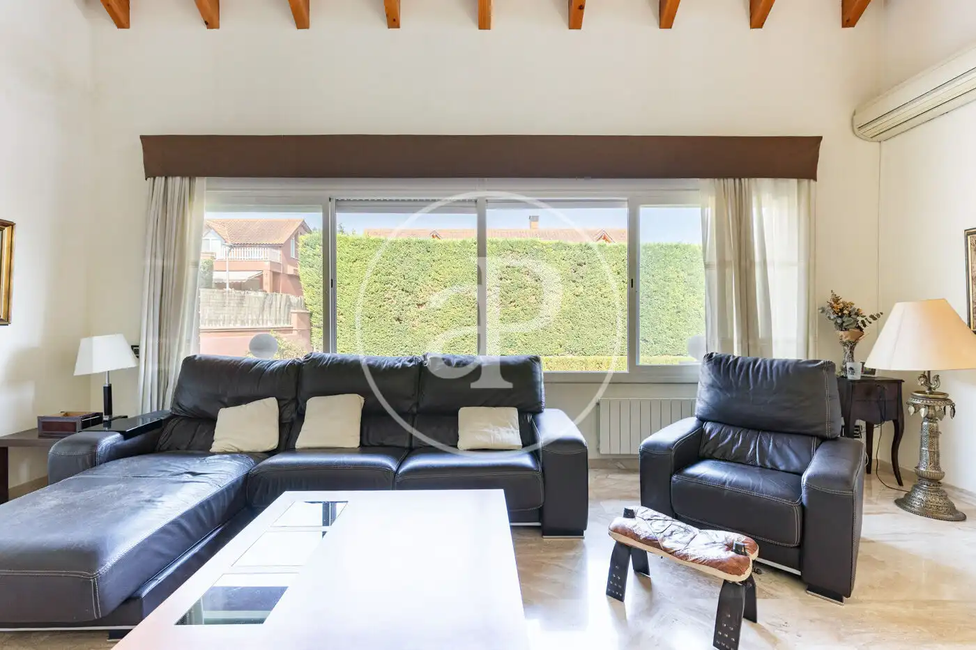 Living room of Houses for sale in Sant Cugat del Vallès  with Air Conditioner, Heating and Private garden