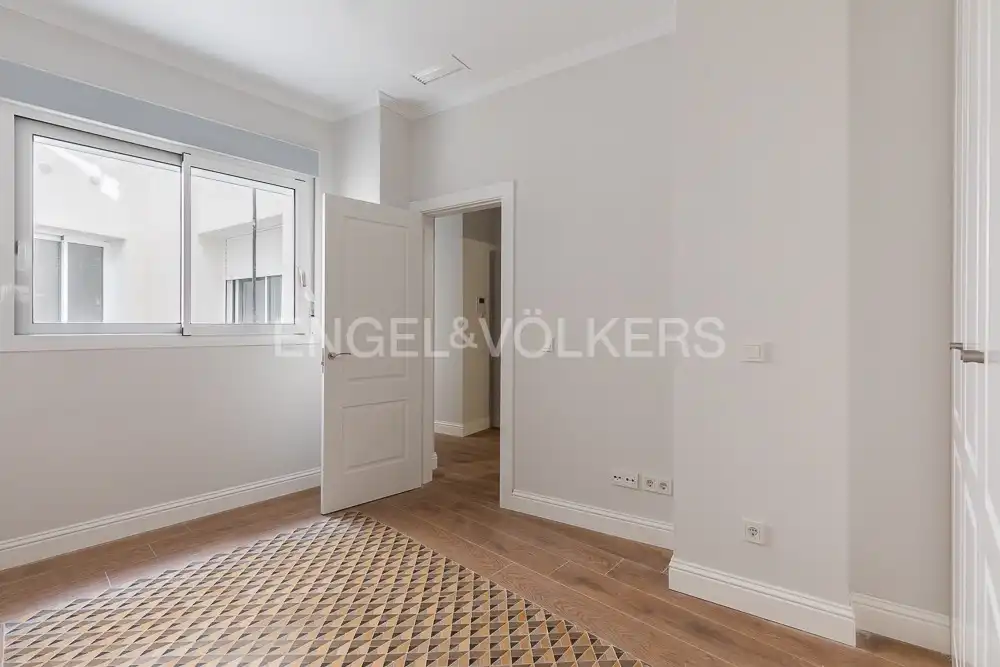 Schlafzimmer von Wohnung zum Verkauf in Valencia mit Klimaanlage, Heizung und Balkon