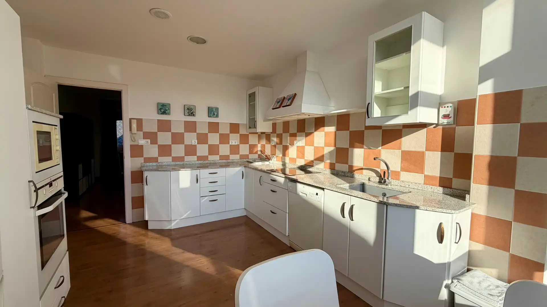 Kitchen of Flat for sale in Zona Alta