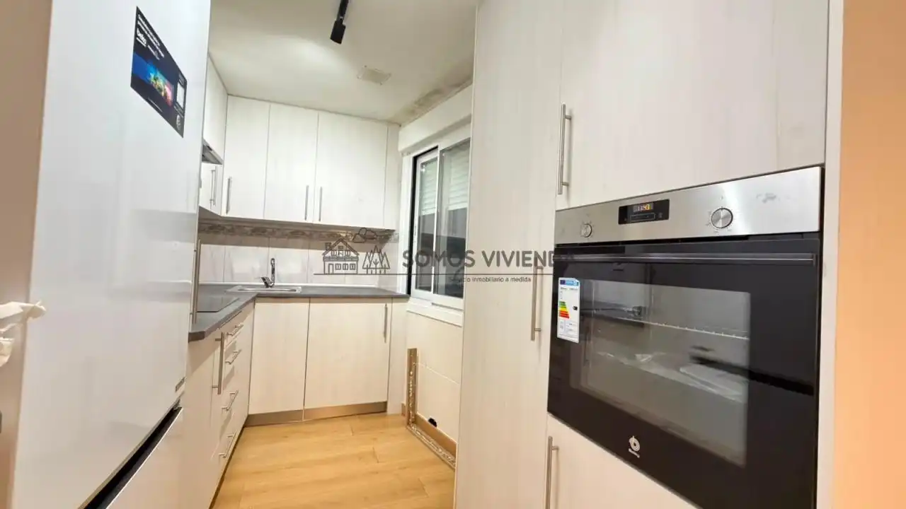 Kitchen of Flat for rent in Ourense Capital   with Heating and Furnished