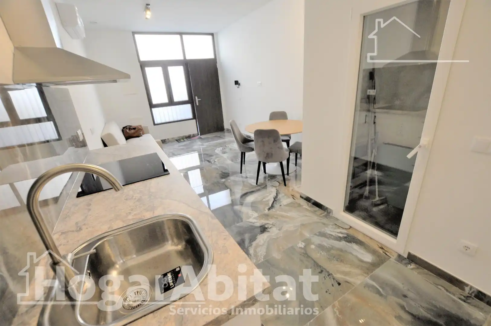 Kitchen of Flat for sale in  Valencia Capital  with Air Conditioner