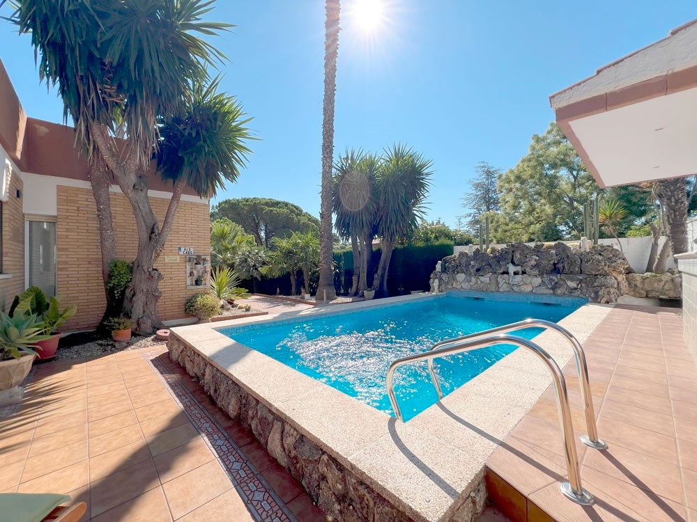 Swimming pool of House or chalet for sale in Valls  with Air Conditioner, Heating and Private garden