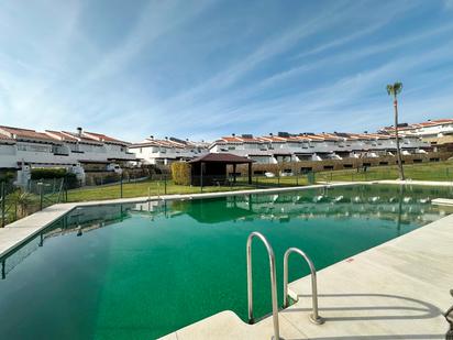 Piscina de Casa adosada en venda en Mijas amb Terrassa i Piscina comunitària