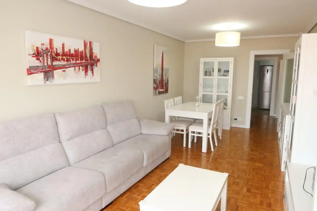 Sala d'estar de Pis en venda en A Coruña Capital  amb Aire condicionat, Calefacció i Parquet