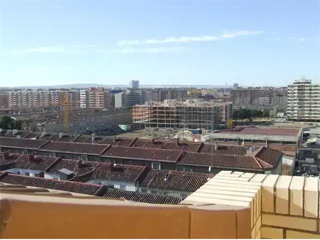 Vista exterior de Pis en venda en Zaragoza amb Aire condicionat, Parquet i Traster
