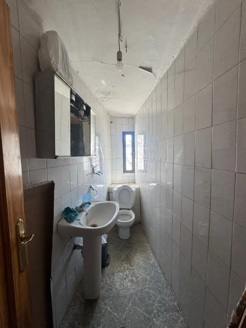 Badezimmer von Country house zum Verkauf in Navalmanzano mit Heizung und Abstellraum