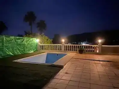 Piscina de Casa adosada de lloguer en Coín amb Piscina