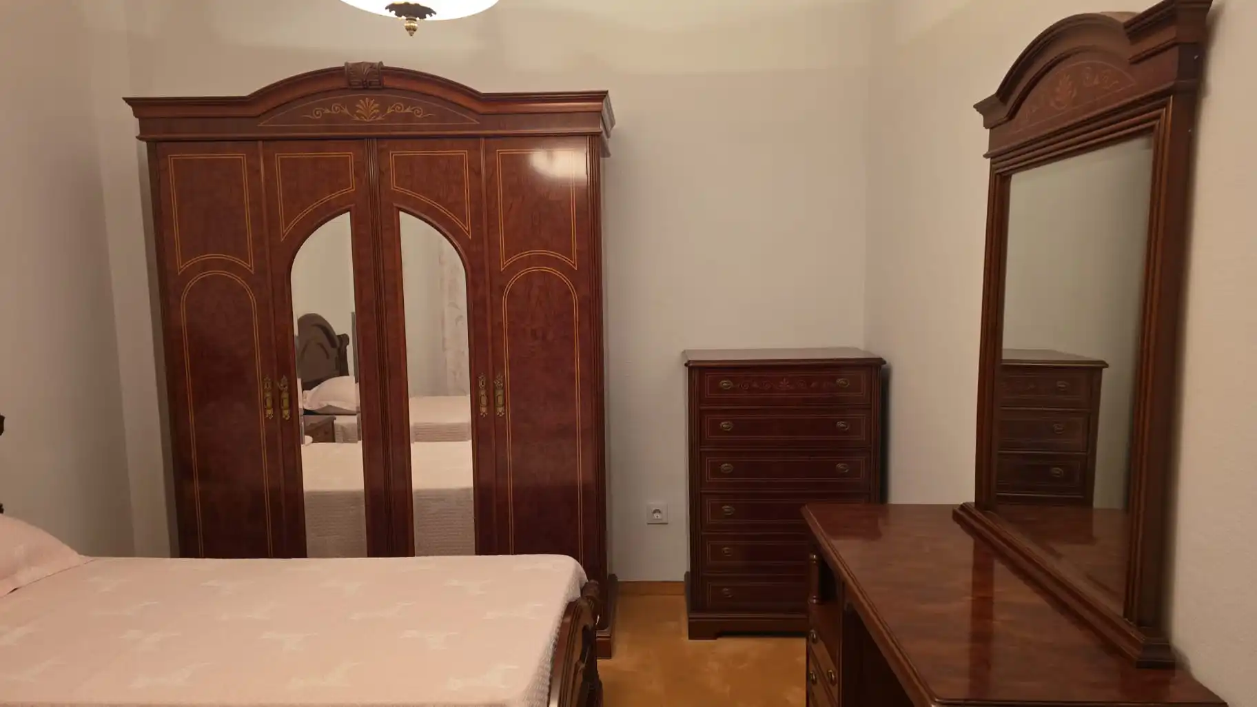 Dormitori de Pis en venda en Villanueva de la Serena amb Moblat, Forn i Rentadora