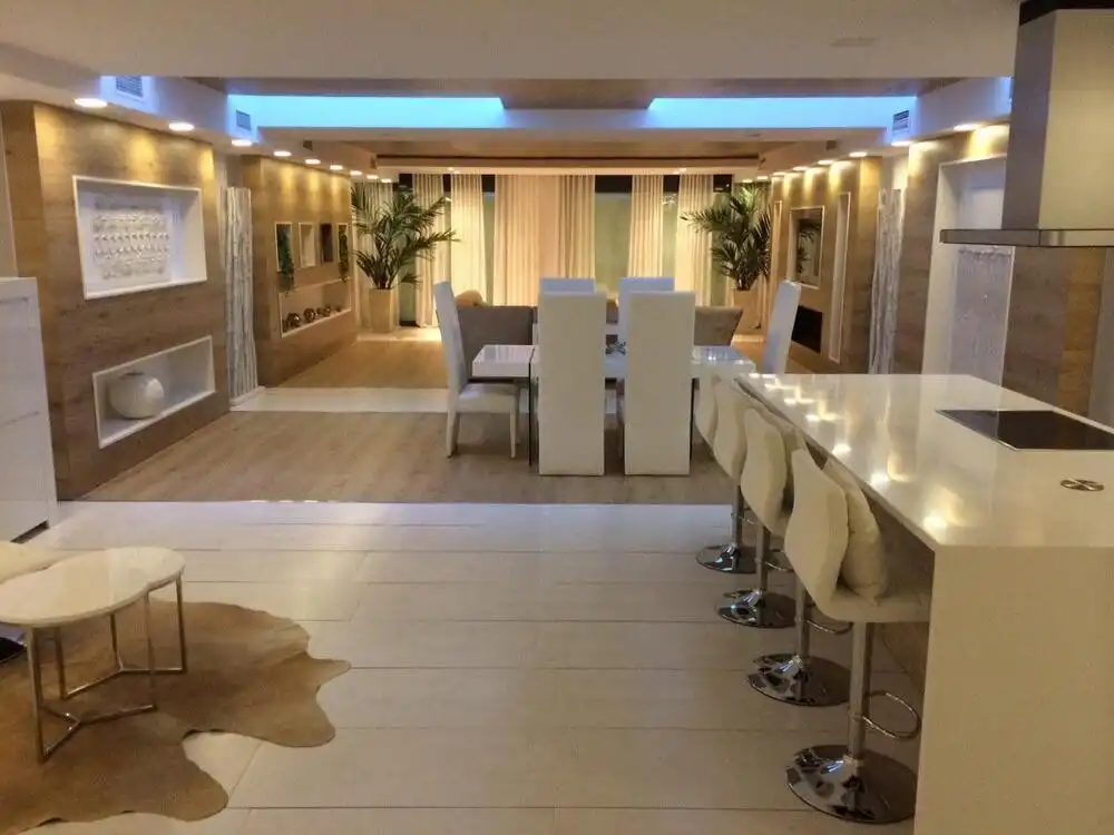 Esszimmer von Erdgeschoss zur Miete in Marbella mit Klimaanlage, Privatgarten und Terrasse