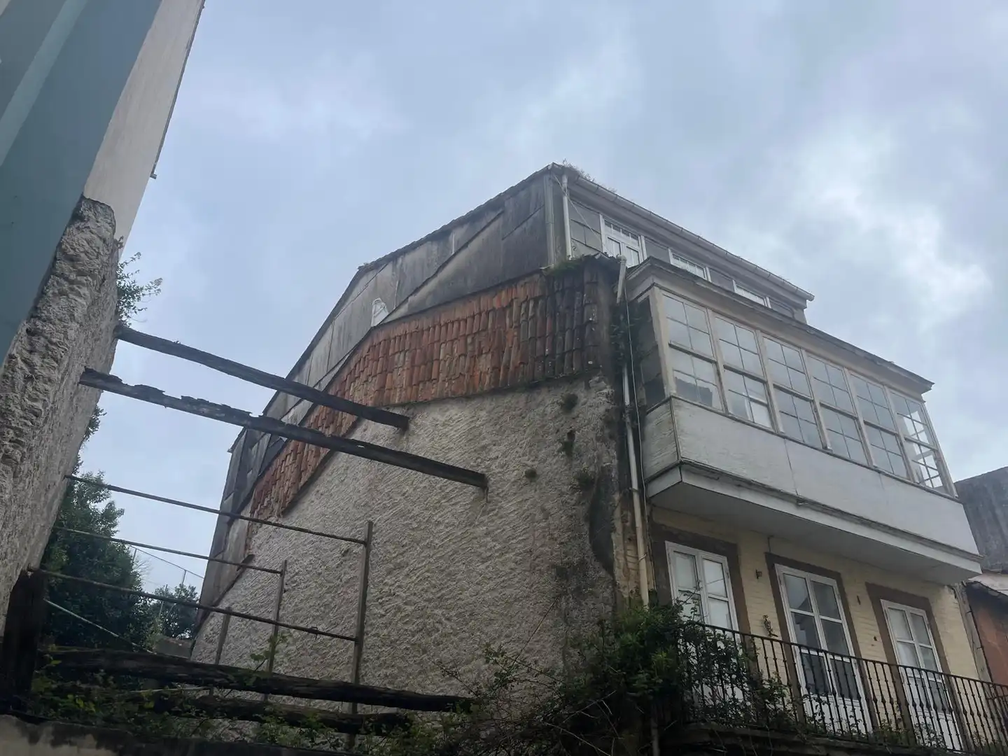 Vista exterior de Edifici en venda en Ferrol