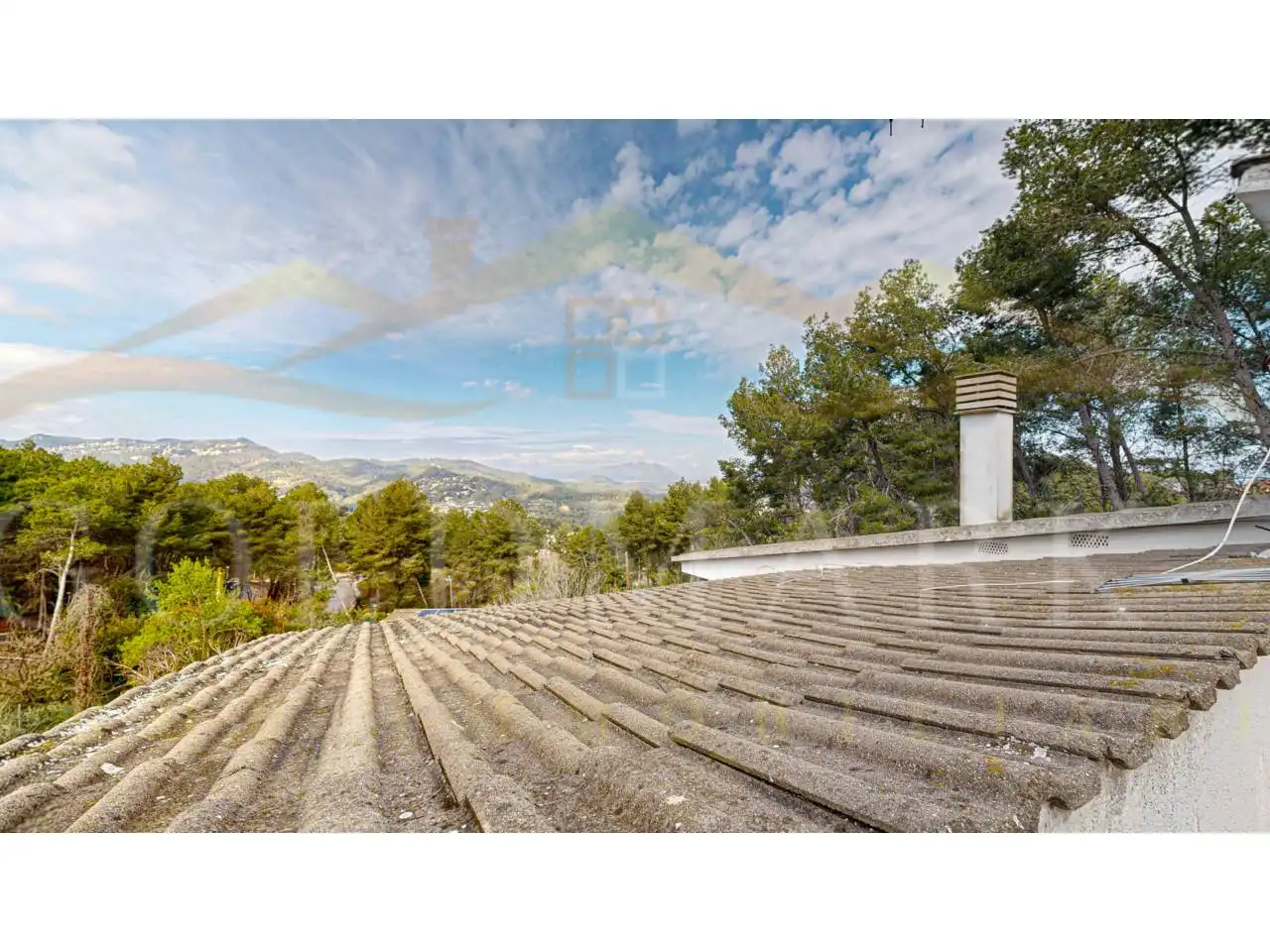 Vista exterior de Casa o xalet en venda en Corbera de Llobregat amb Aire condicionat, Calefacció i Jardí privat