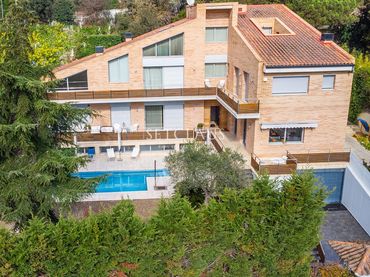 Villa avec balcon à vendre à Vallromanes