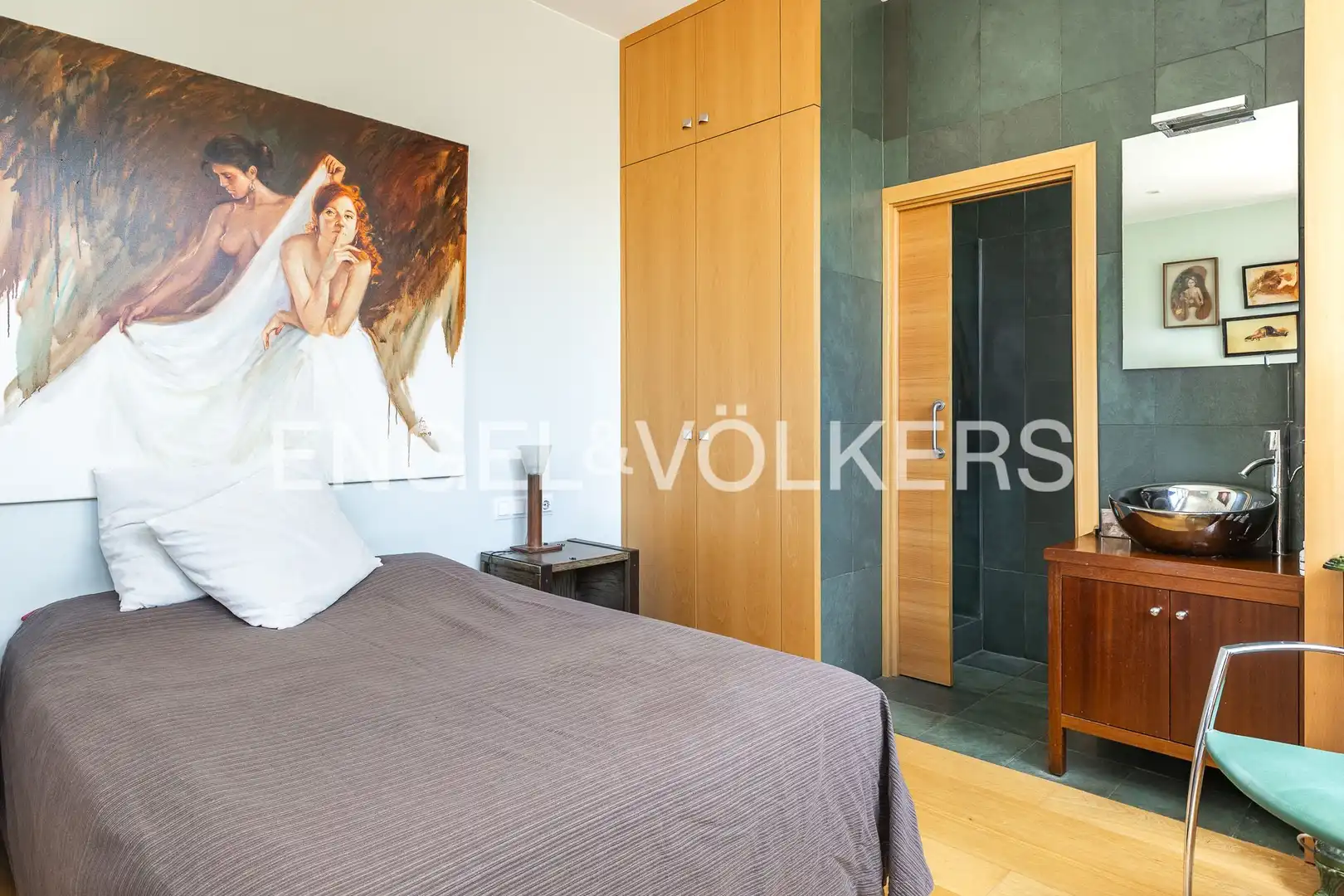 Dormitori de Casa adosada en venda en Sant Cugat del Vallès amb Calefacció, Jardí privat i Parquet