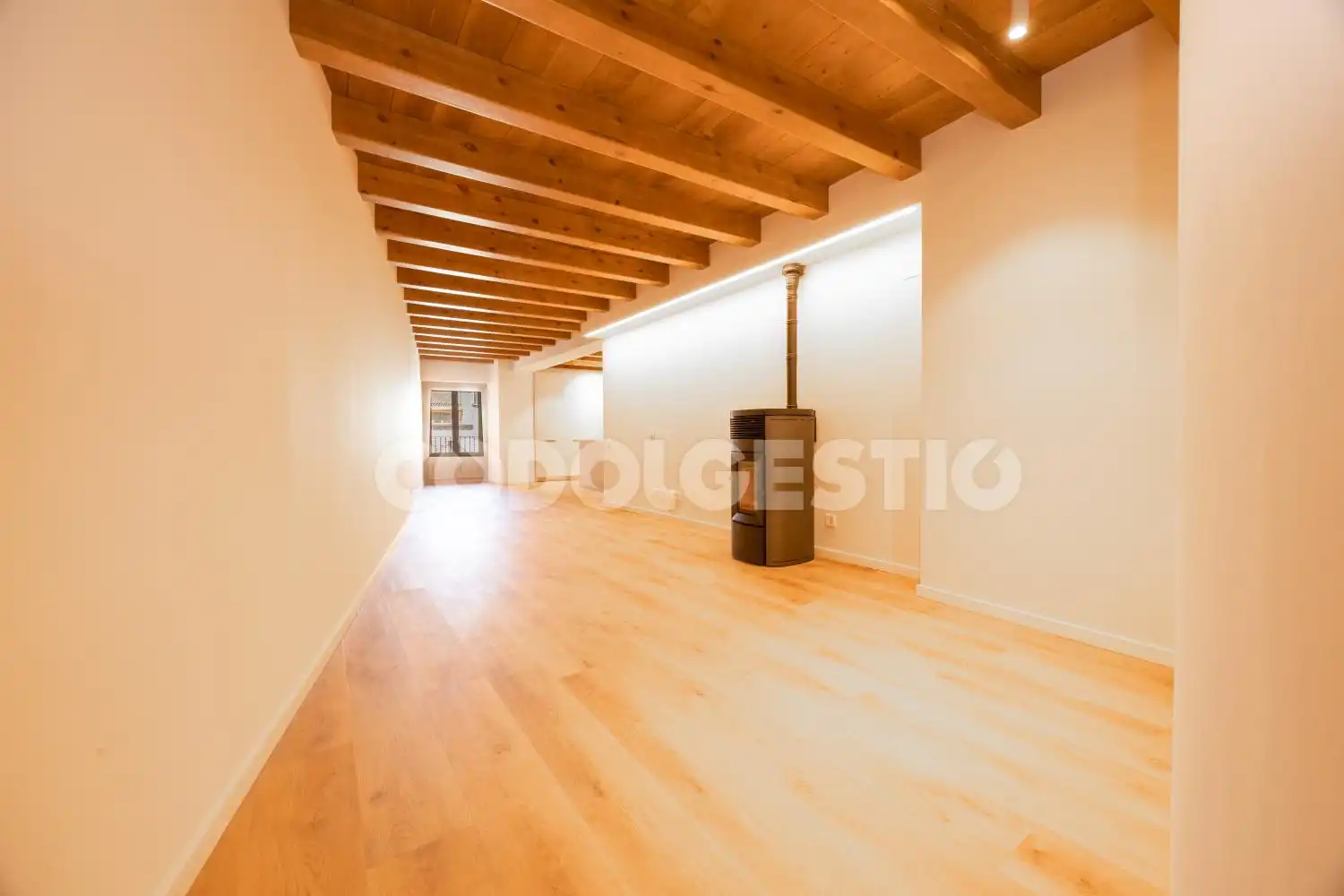 Flat for rent in Vic