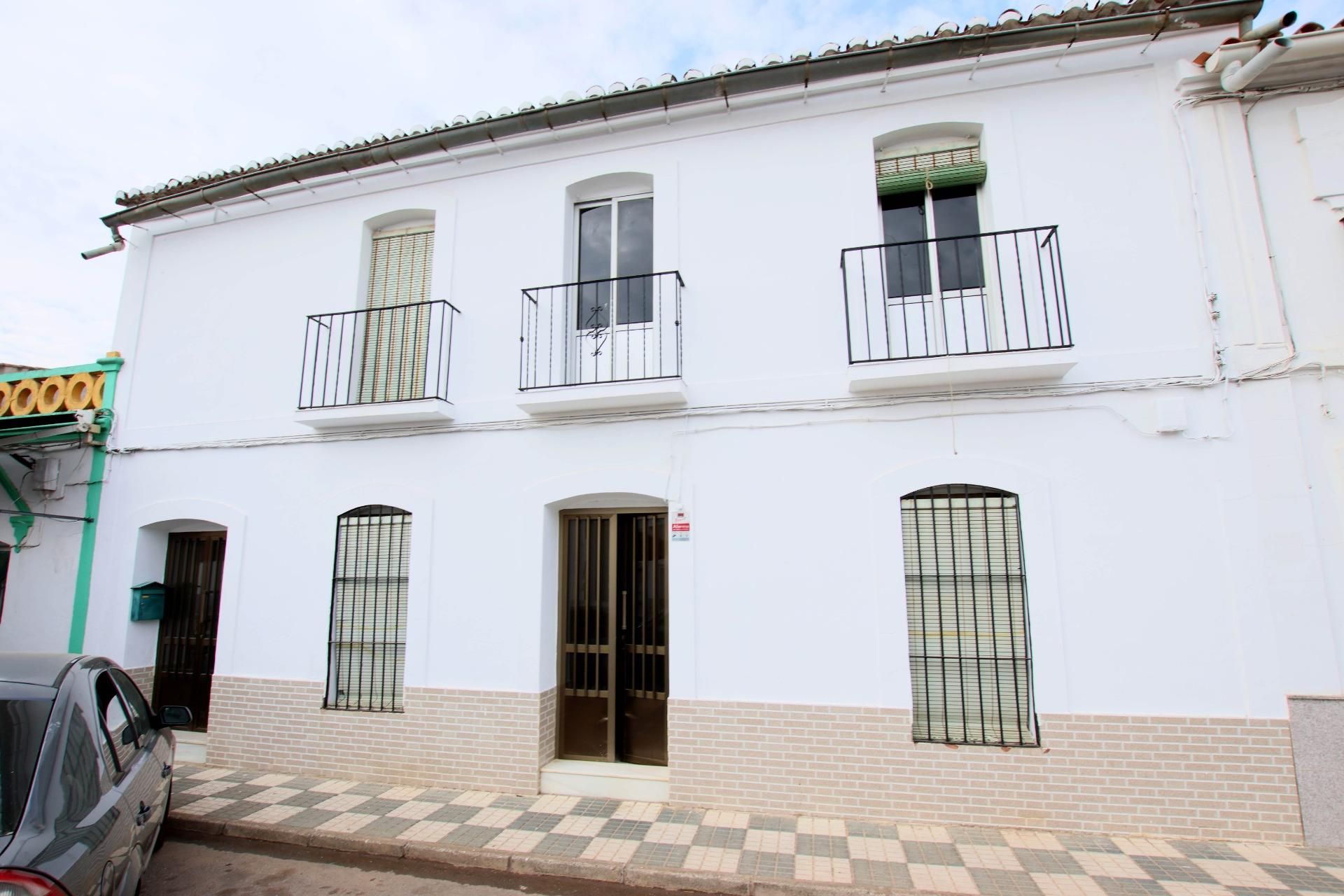 Exterior view of House or chalet for sale in La Nava de Santiago   with Storage room