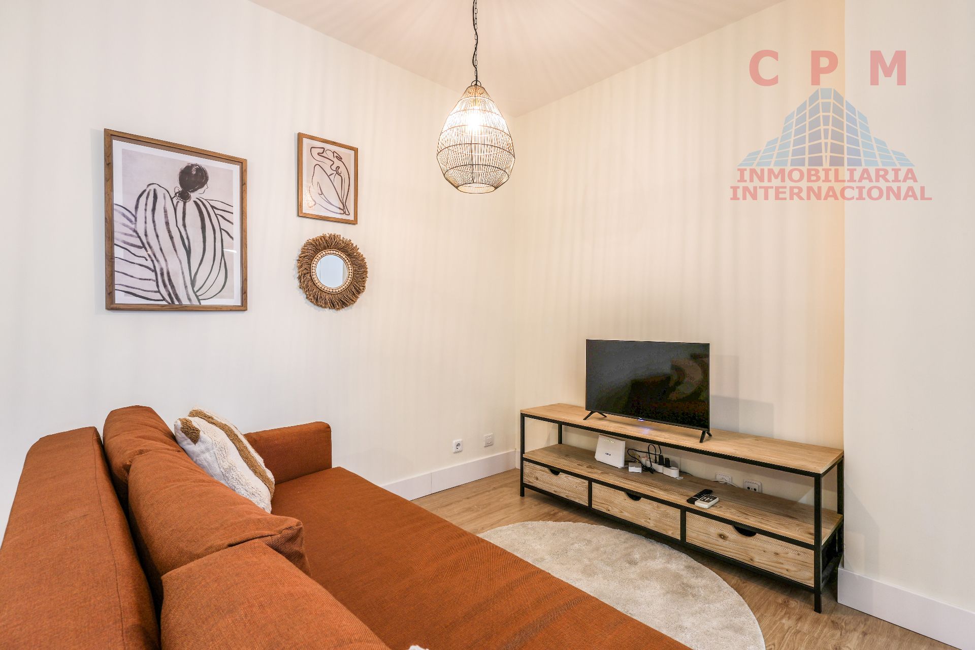 Living room of Flat to rent in  Madrid Capital  with Air Conditioner, Heating and Parquet flooring