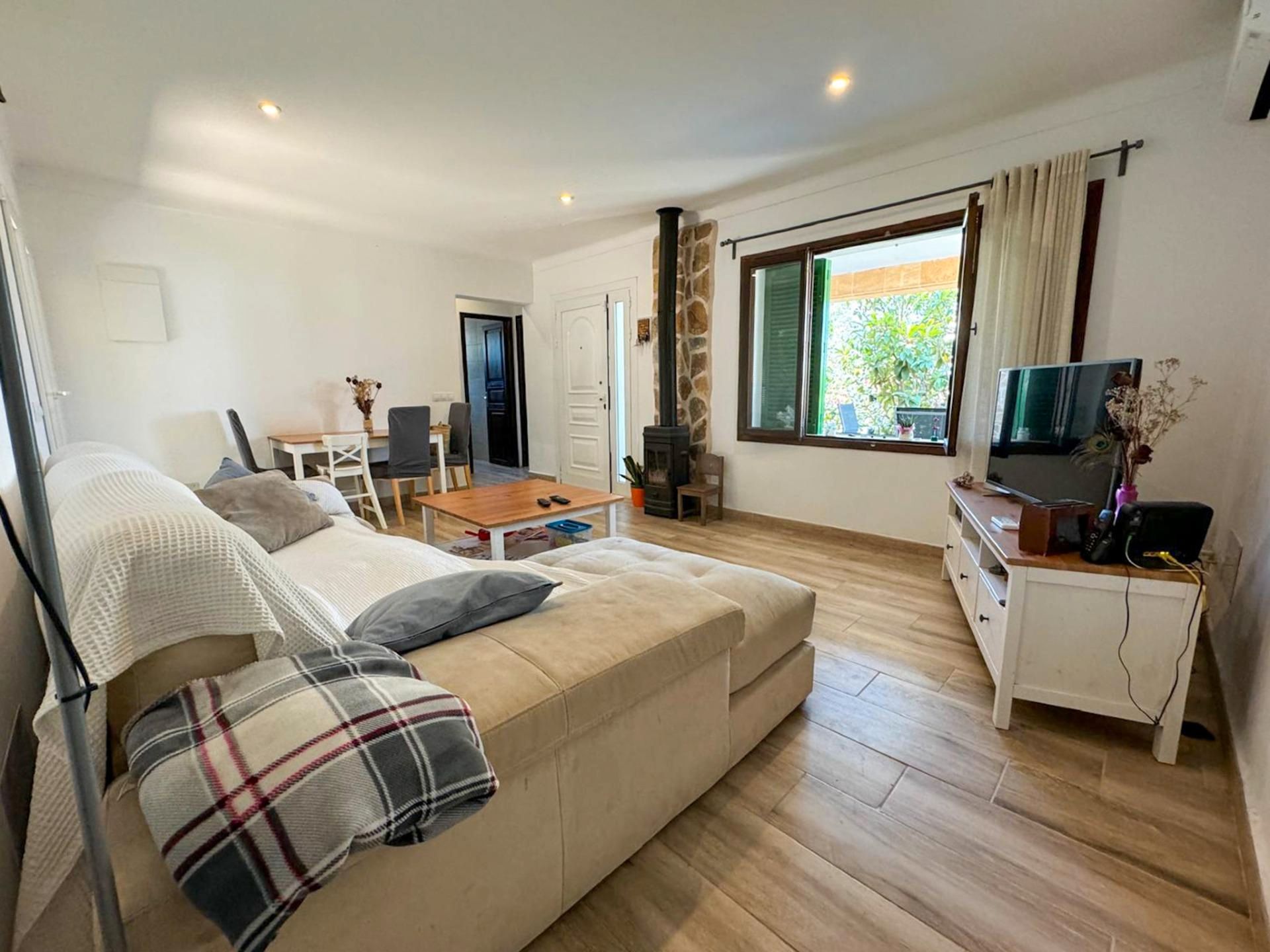 Sala d'estar de Casa o xalet en venda en Alcúdia amb Aire condicionat, Jardí privat i Terrassa