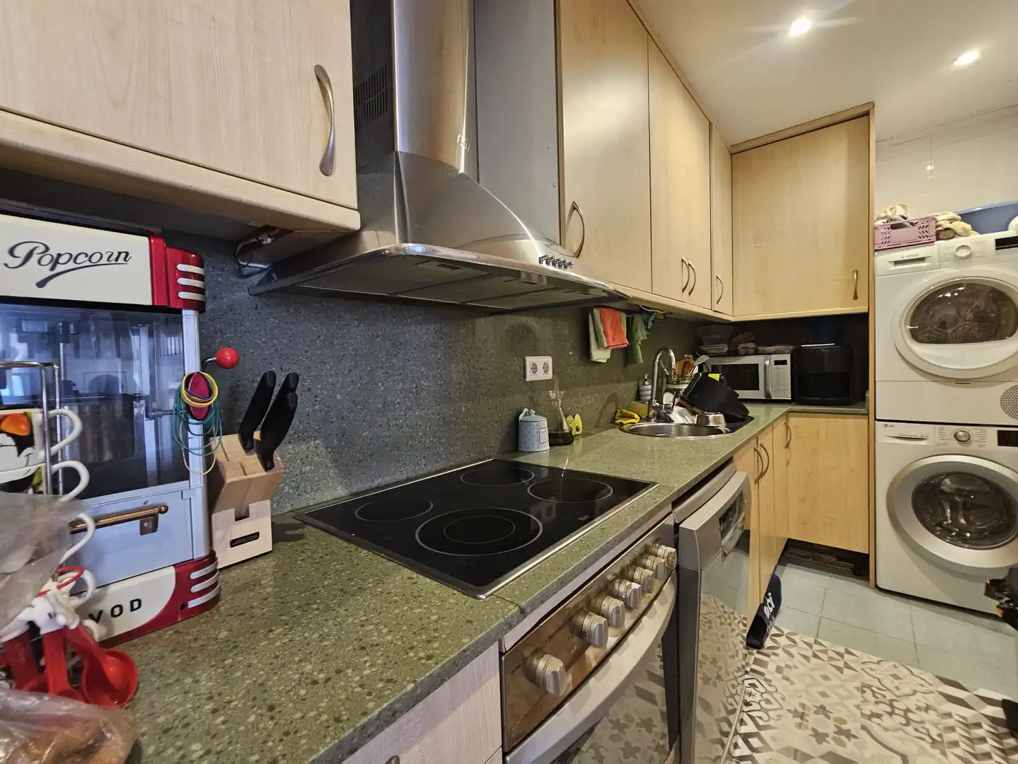 Cocina de Piso en venta en Barcelona con Parquet, Amueblado y Horno