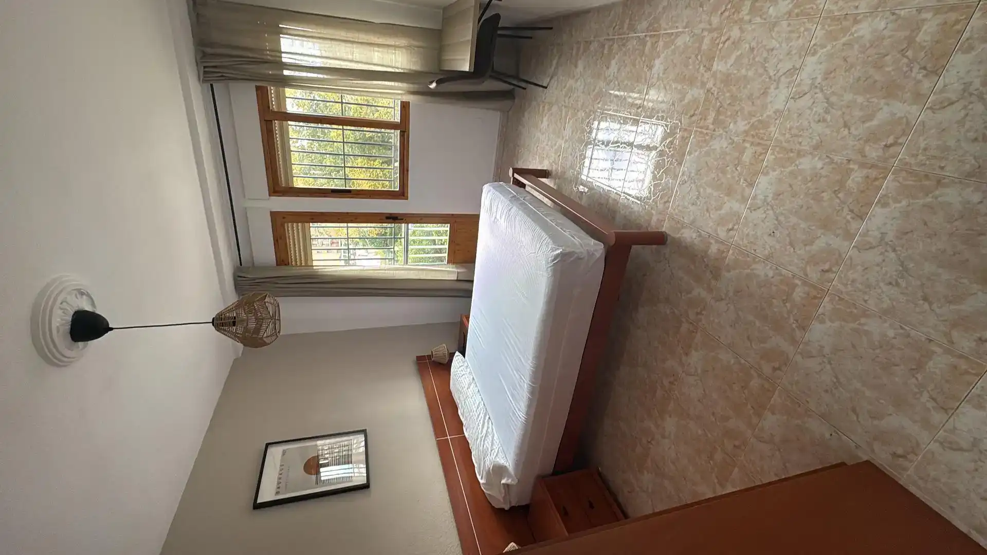 Dormitori de Apartament per a compartir en Granada amb Jardí privat i Balcó