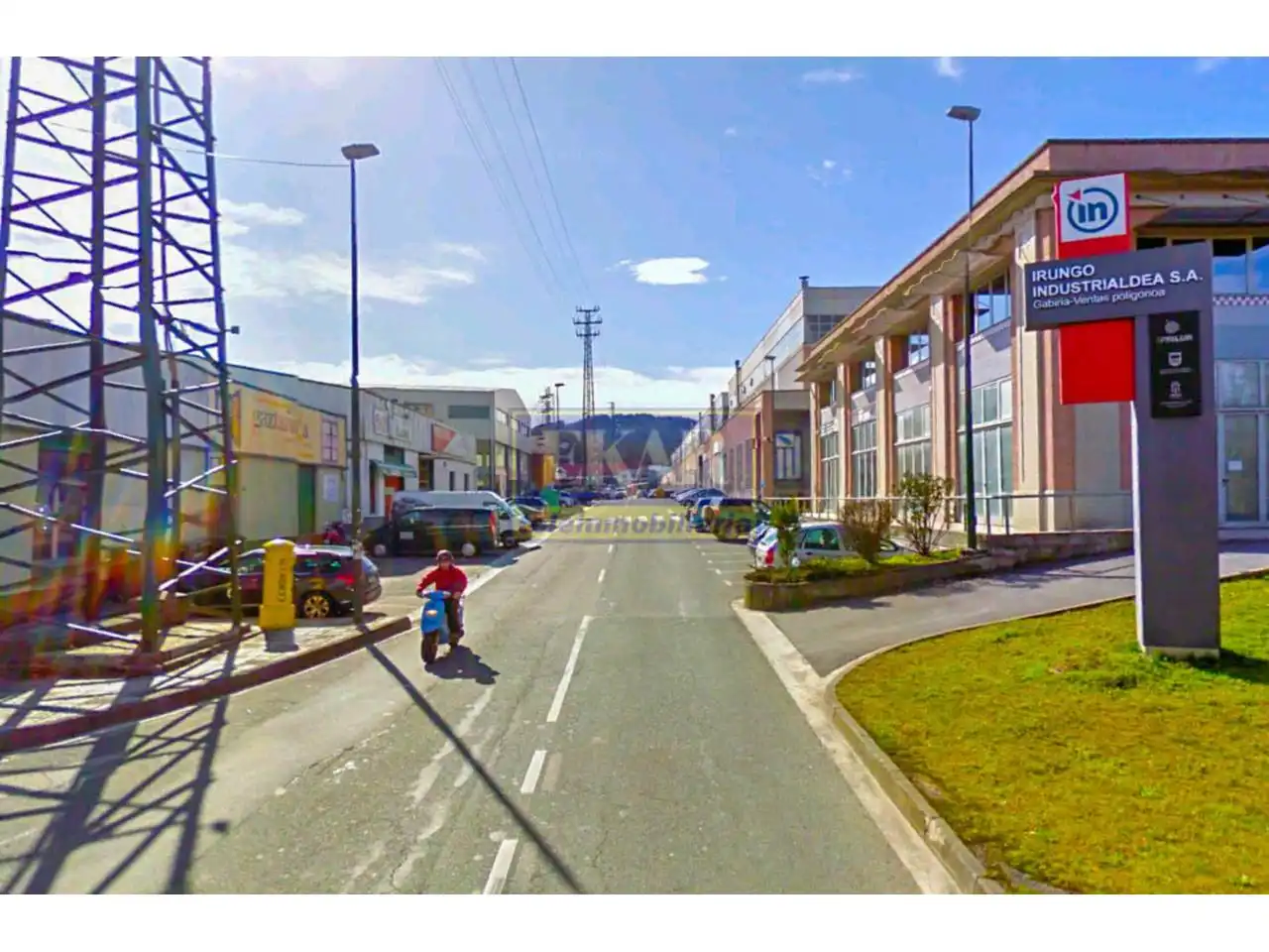 Industrial building to rent in Calle Primautzar