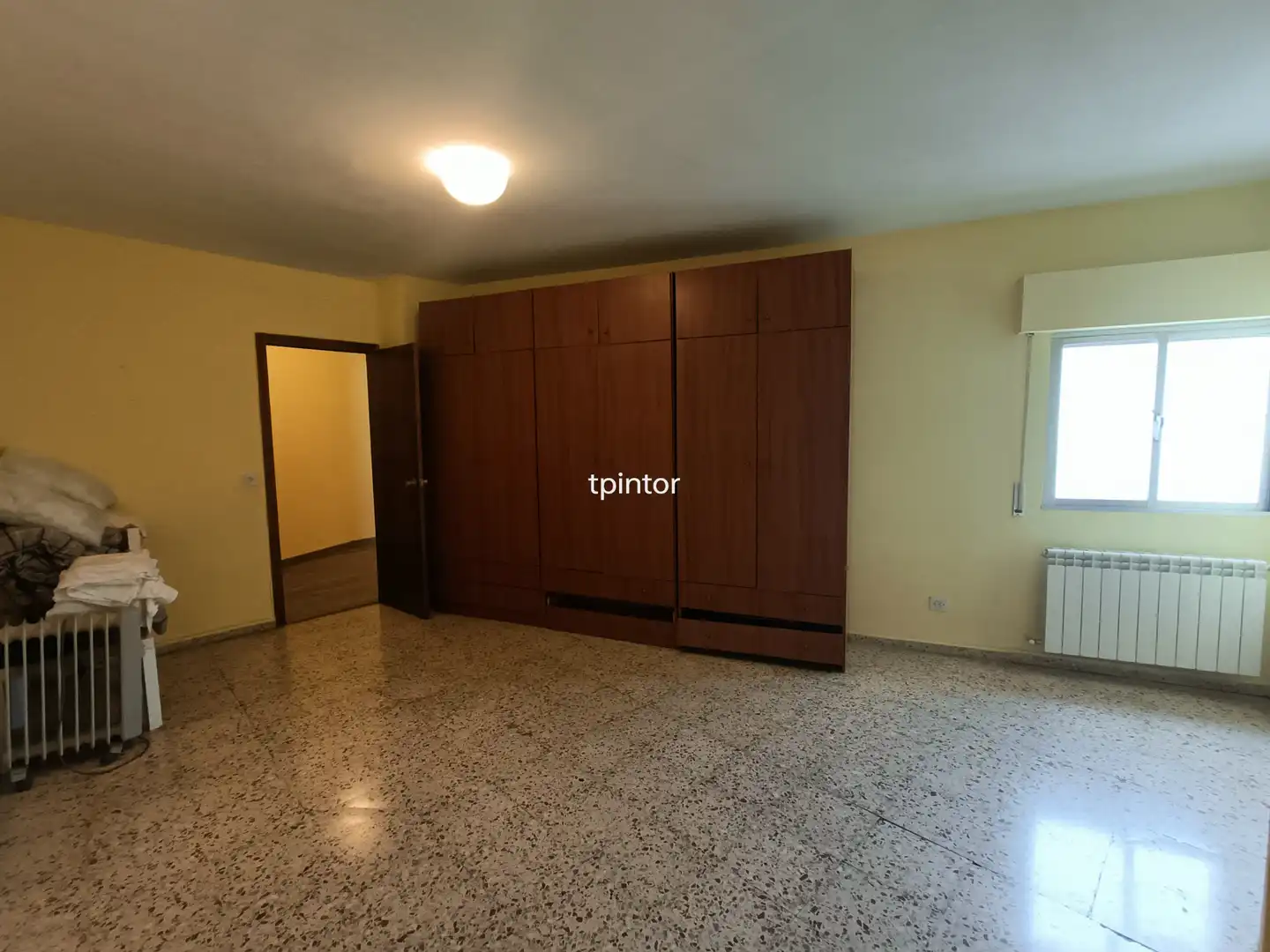 Wohnung zum Verkauf in Plasencia mit Klimaanlage, Heizung und Parkett