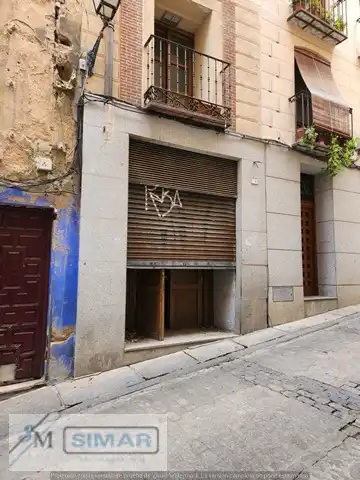 Vista exterior de Local en venta en Toledo