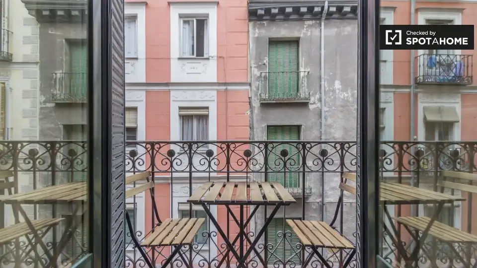 Appartamento con terrazza in affitto a Centro, imagen 14