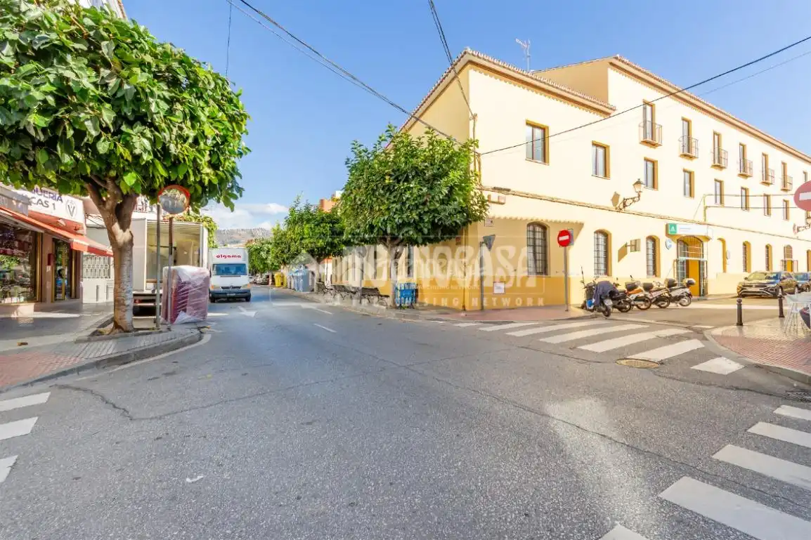 Vista exterior de Pis en venda en Vélez-Málaga amb Terrassa i Piscina comunitària