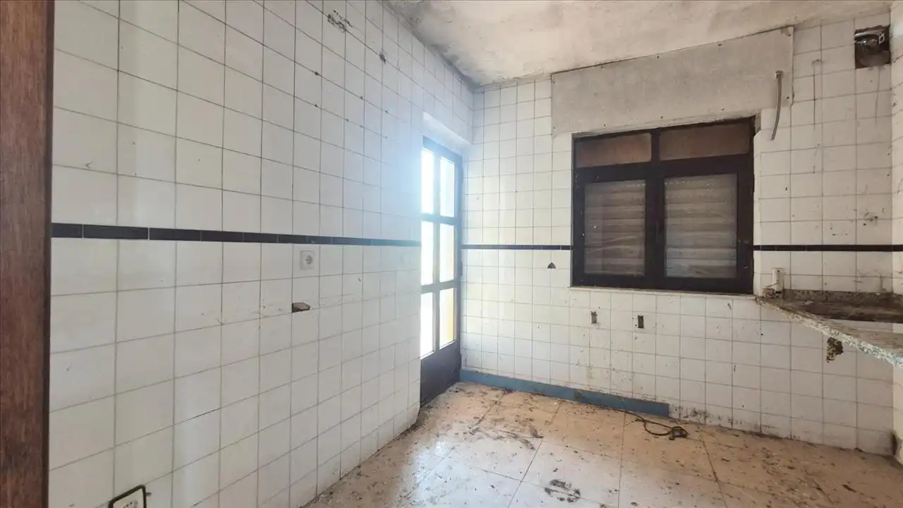 Cuina de Casa o xalet en venda en Miranda de Azán amb Traster i Piscina