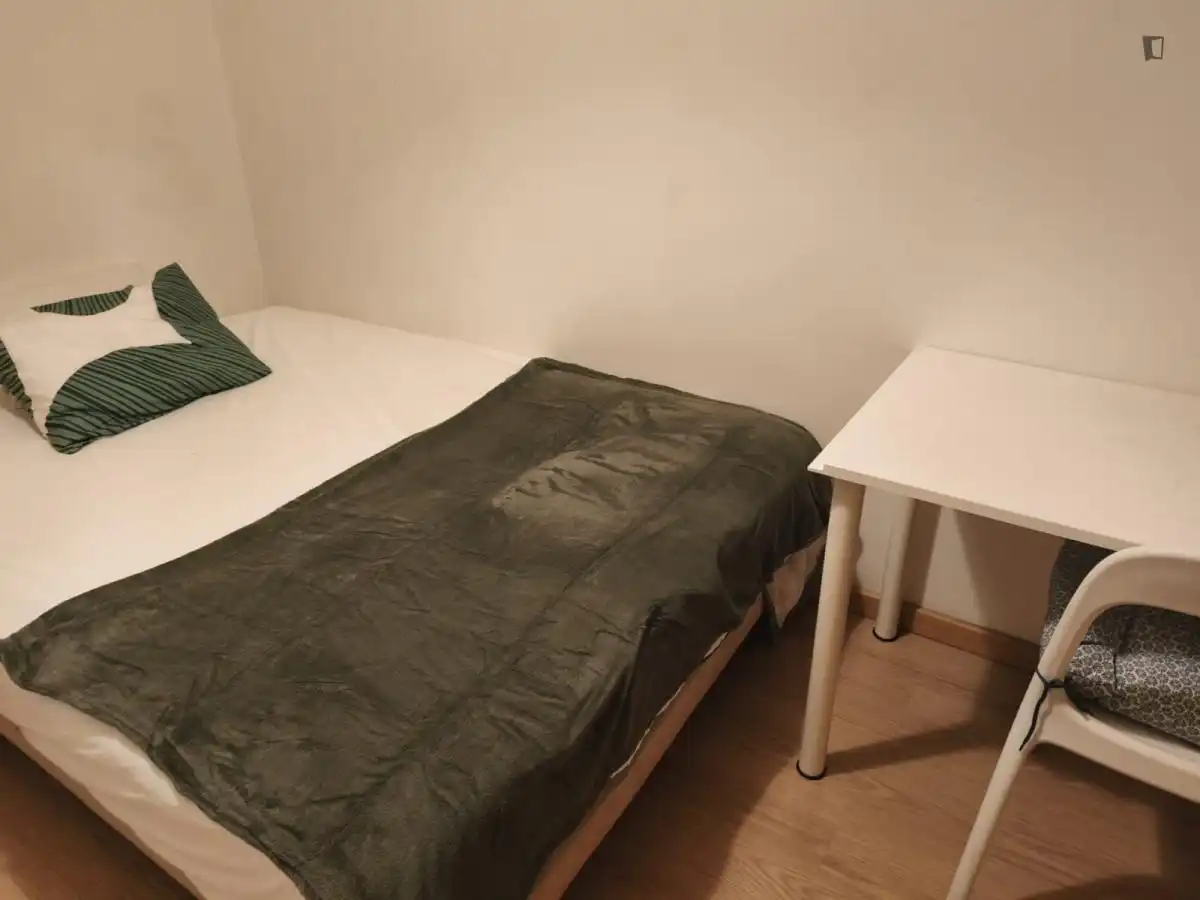 Habitación de Apartamento para compartir en Vigo  con Calefacción, Amueblado y Horno