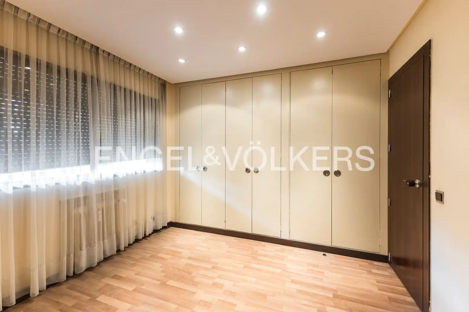 Flat for sale in Madrid  with Heating, Private garden and Terrace