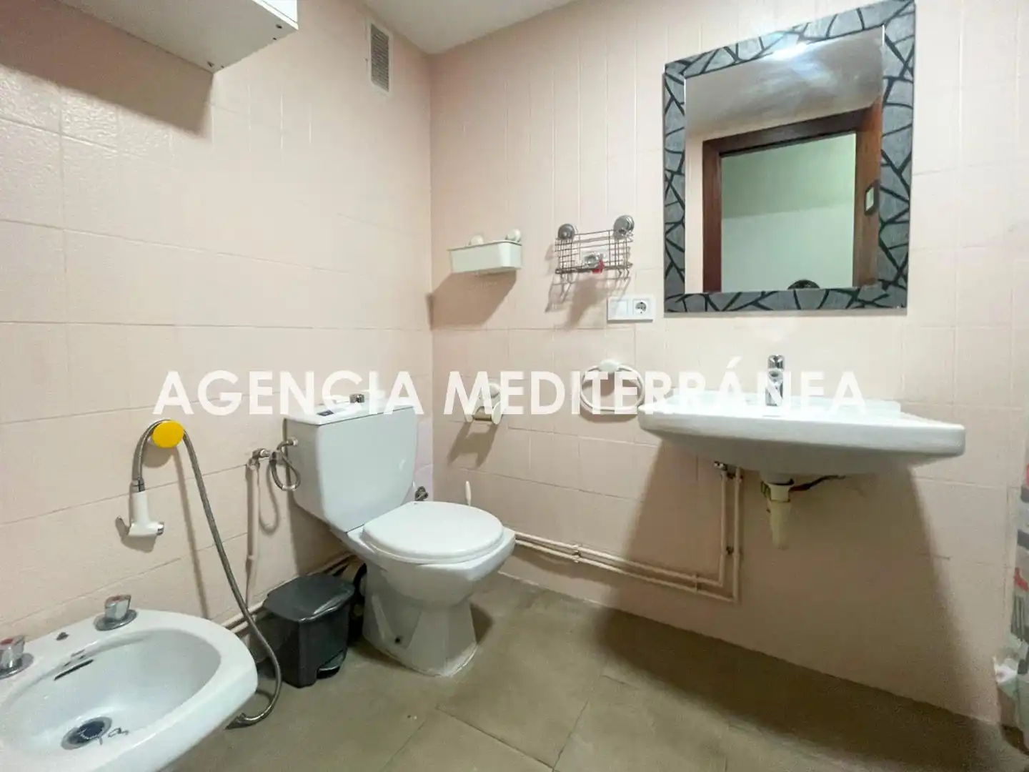 Bany de Pis de lloguer en Valencia amb Aire condicionat, Calefacció i Moblat