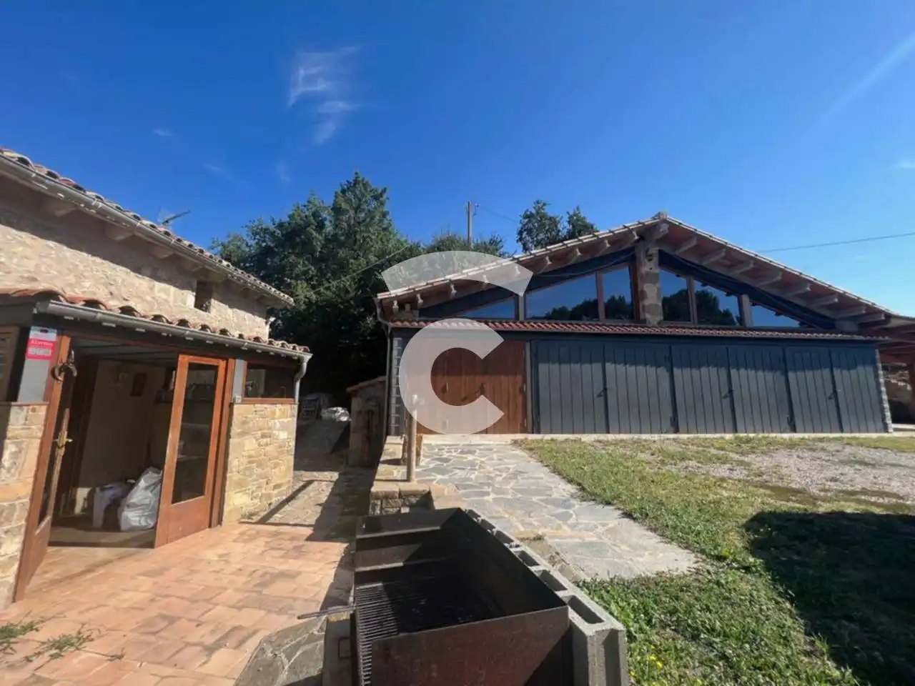 Vista exterior de Finca rústica en venda en Les Llosses amb Calefacció, Jardí privat i Parquet