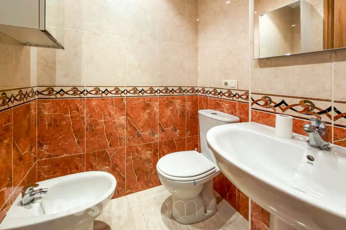 Bathroom of Flat for rent in Oropesa del Mar / Orpesa  with Air Conditioner, Terrace and Balcony