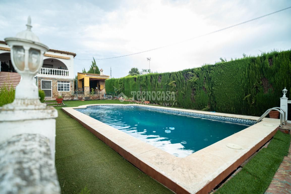 Piscina de Finca rústica en venda en Linares