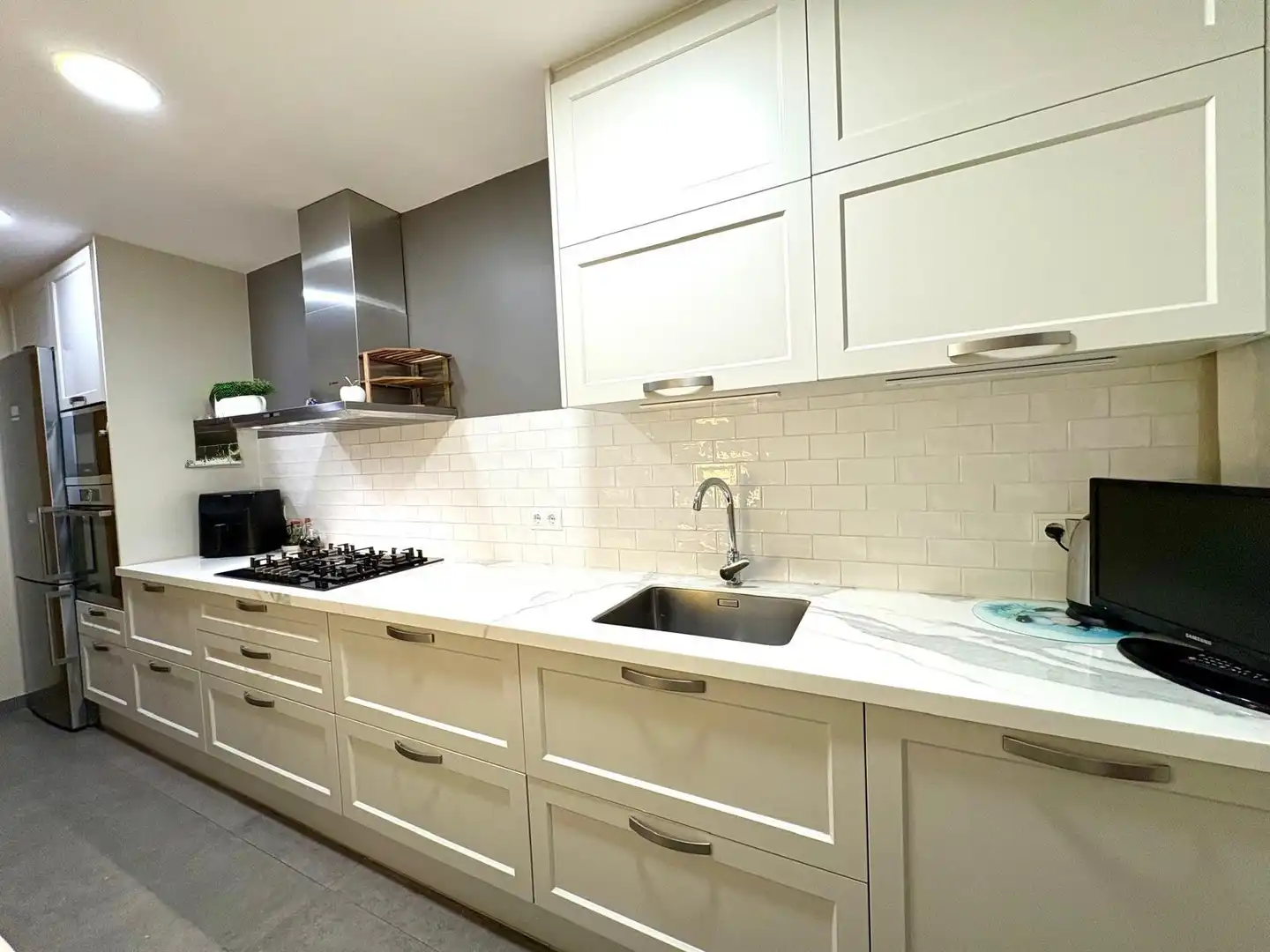 Cocina de Piso en venta en Santa Perpètua de Mogoda con Aire acondicionado, Calefacción y Jardín privado